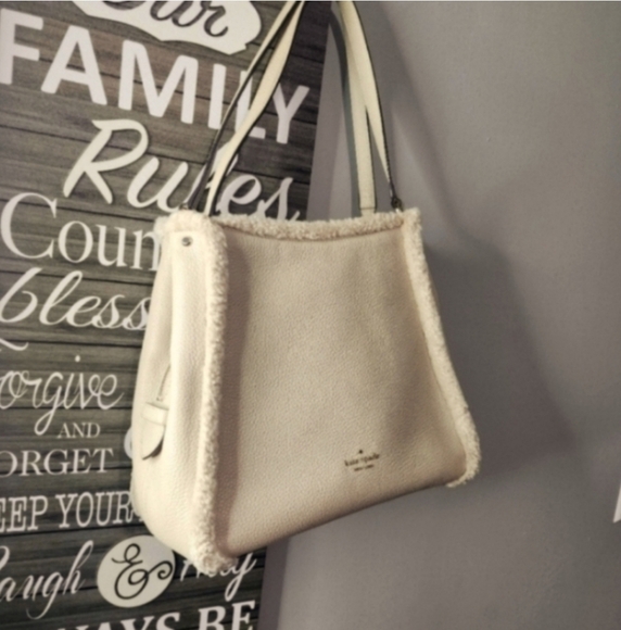 🍁🍂NWT Kate Spade Leila Medium Triple Compartment Shoulder Bag Faux Shearling - Picture 1 of 9